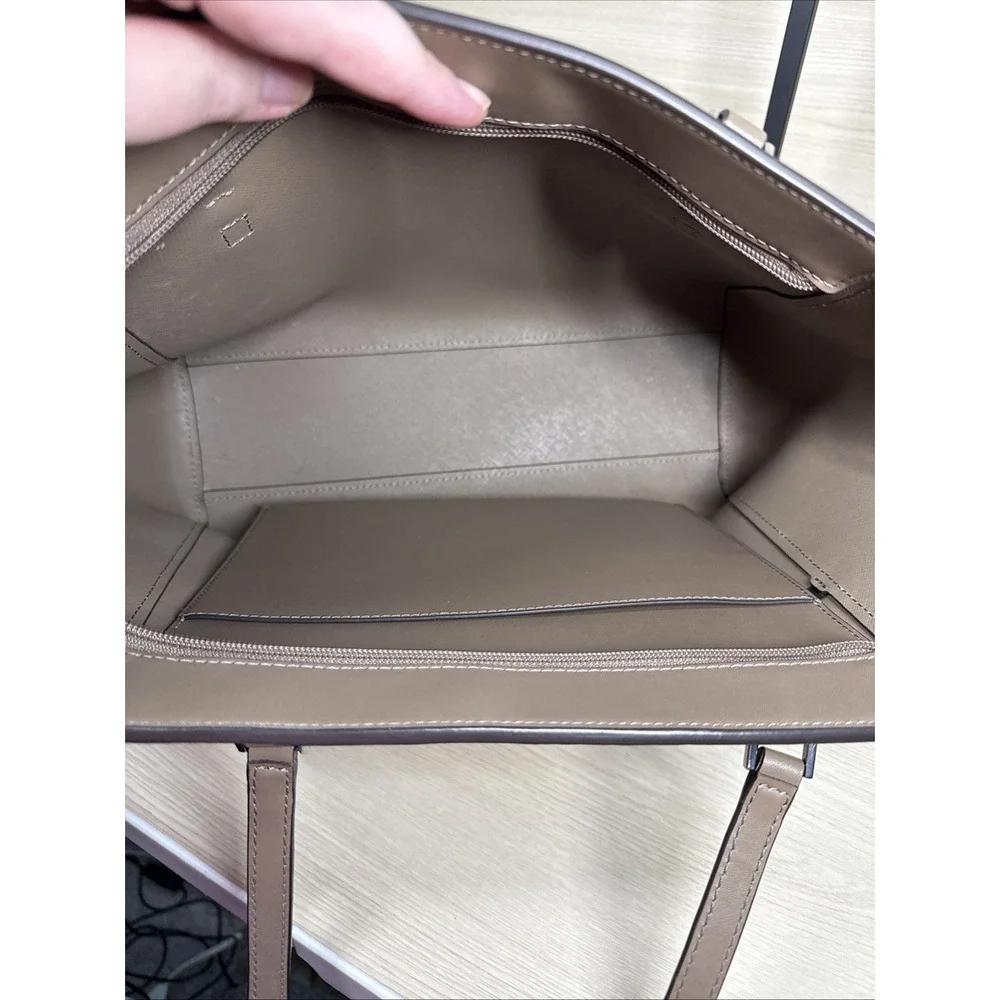 MICHAEL KORS Saffiano Taupe Leather‎ Bag/Satchel with Top Handle~EUC Silver